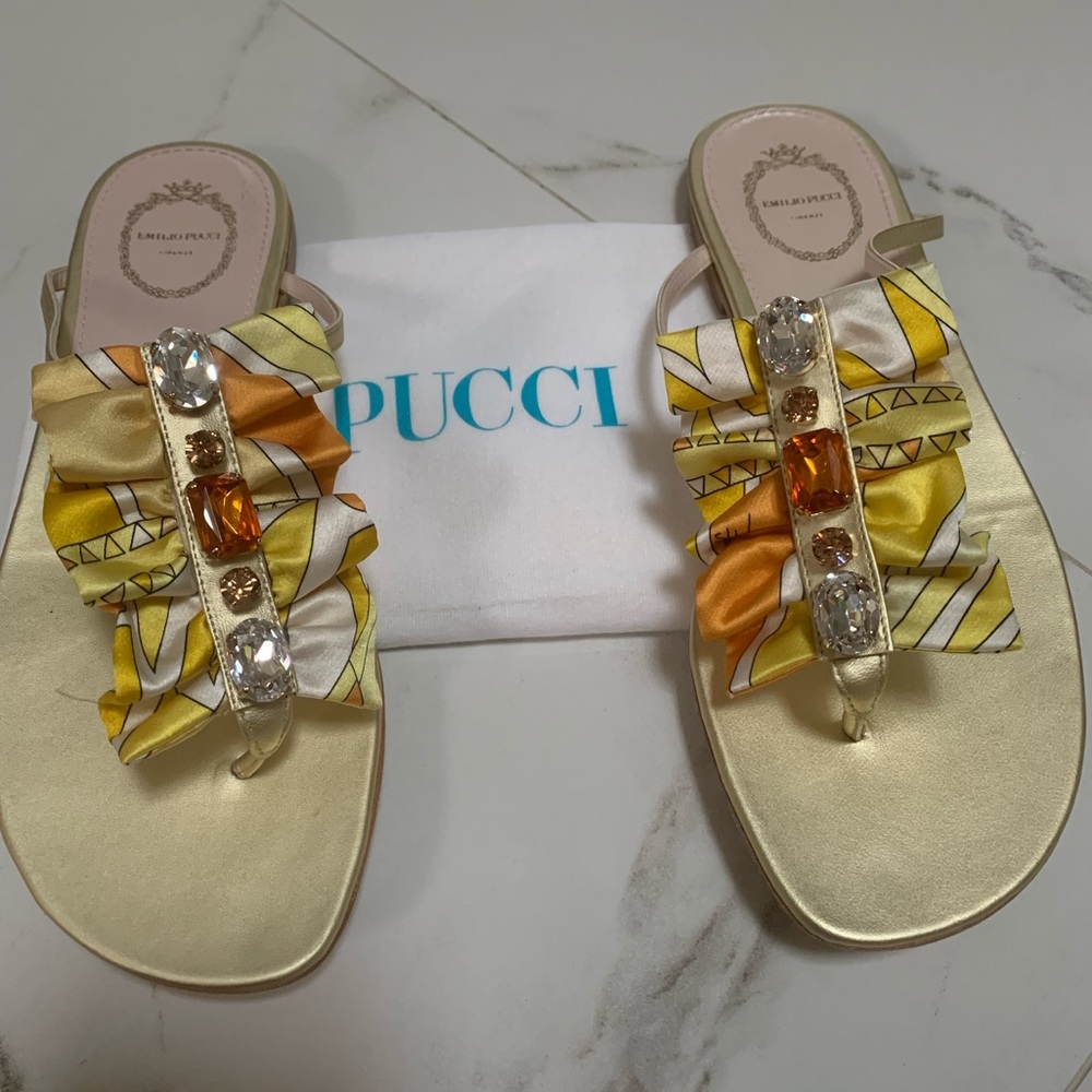 😍NEW Pucci Jewel Embellished Thong Sandals - Picture 2 of 7